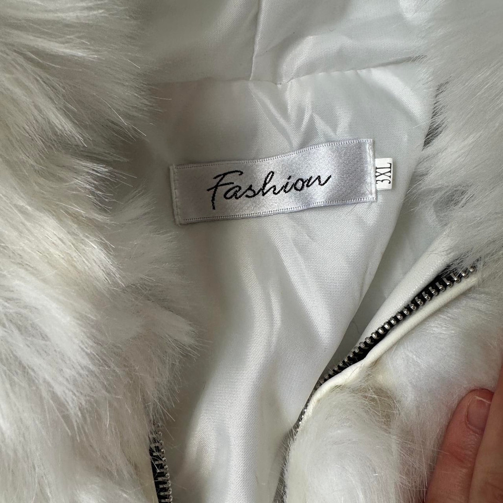 Faux Fur Cropped Hooded Jacket – Soft White, Luxe Look - Picture 3 of 8